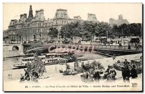 Cartes postales Paris Le Pont D'Arcole et I'hotel de Ville Marche aux fleurs Peniche