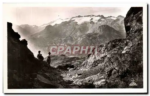 Cartes postales Luchon Les Monts Maudits vus a traves I&#39echancrure du Port de Venasque