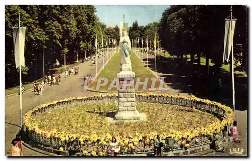 Moderne Karte Lourdes La Vierge Couronnee