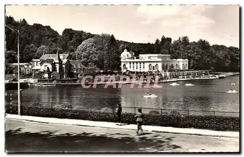 Cartes postales Station thermale de Bagnoles De L&#39Orne Le casino du lac et les pedalos