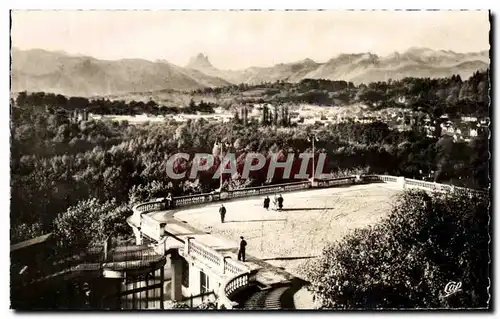 Cartes postales Pau L&#39Esplanade et la Chaine des Pyrenees