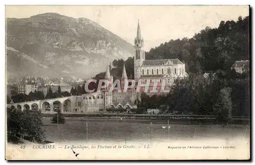 Ansichtskarte AK Lourdes la Basilique les Piscines et la Grotte