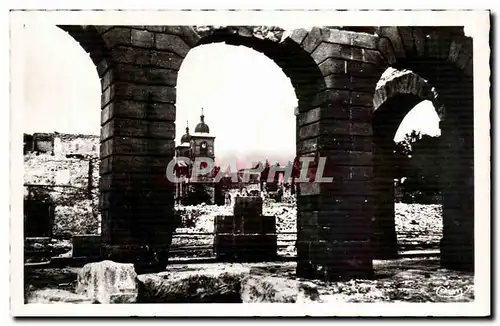 Cartes postales Cathedrale De Saint Die A Travers Les Arcades De L&#39Hotel De Ville