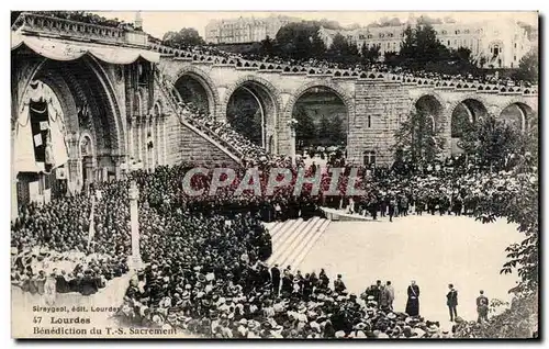 Cartes postales Lourdes Benediction du TS Sacrement