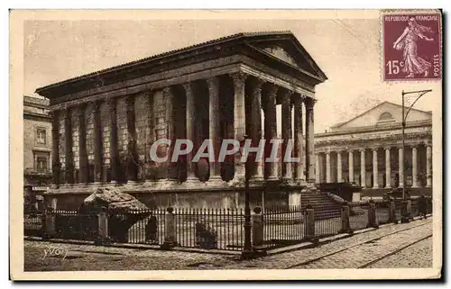 Ansichtskarte AK Nimes La Maison Carree et le Theatre