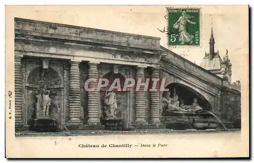 Cartes postales Chateau De Chantilly Dans Le Parc