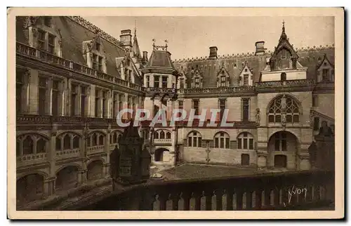 Ansichtskarte AK Chateau De Pierrefonds La Cour D&#39Honneur