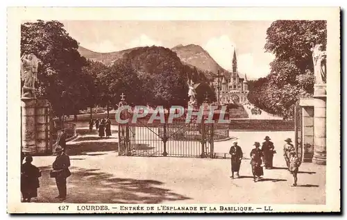 Ansichtskarte AK Lourdes Entree De L&#39Esplanade Et la Basilique