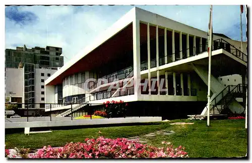 Cartes postales moderne Royan Massif De Fieurs Devant Le palais des Congres