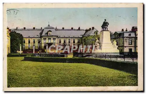 Cartes postales Le Creusot Hotel Dieu et Monument