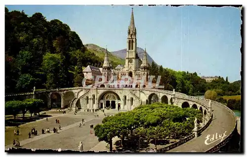 Cartes postales Lourdes La Basilique et I&#39Esplanade