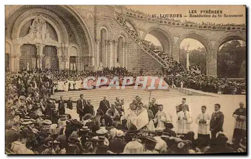 Ansichtskarte AK Les Pyrenees Lourdes Benediction de St Sacrement