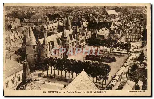 Cartes postales Nevers Le Palais Ducal vu de la Cathedrale