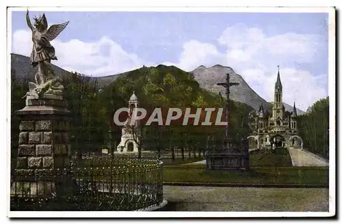 Cartes postales Lourdes St Michel I&#39Espanade et la Basilique