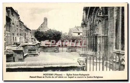 Cartes postales Poitiers Eglise Sainte Radegonde Portail Ouest Et Parvis Du 15eme