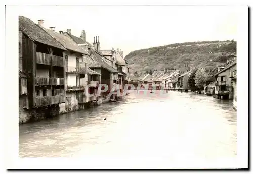 PHOTO Village au bord de l&#39eau