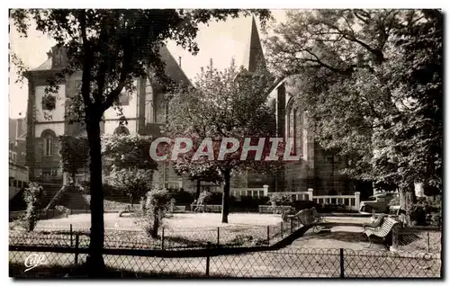 Cartes postales moderne Le Mont Dore Le Square Et L&#39Eglise