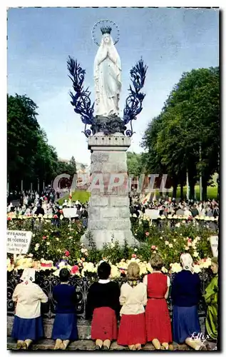 Cartes postales moderne Lourdes La vierge Couronnee