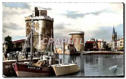 Cartes postales La Rochelle Les Tours De L&#39entree Du Port Bateaux