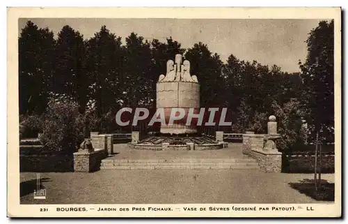 Cartes postales Bourges Jardin des Pres Fichaux Vase De Sevres