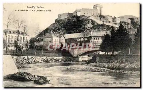 Cartes postales Lourdes Les Pyrenees Le Chateau Fort