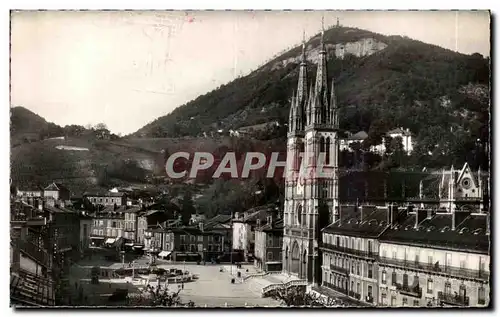 Ansichtskarte AK Voiron Chartreuse Eglise Saint Bruno et colline de Vouise