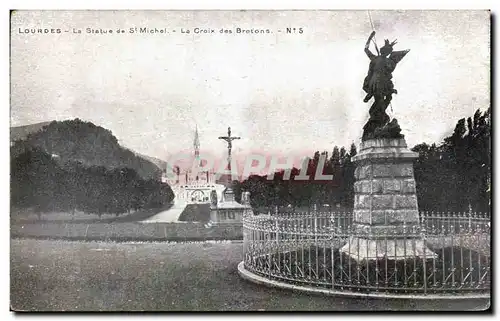 Ansichtskarte AK Lourdes La Statue de St Michel La Croix des Bretons