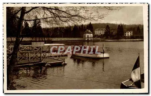 Cartes postales Lac Des Settons Canot auto glisseur Bee effectuant la Peche a la Traine et la Promenade autour d