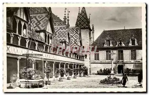 Cartes postales Beaune Hotel Dieu La Cour D&#39Honneur Les Galeries