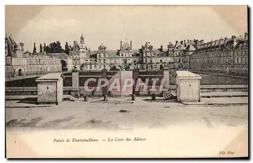 Ansichtskarte AK Palais De Fontainebleau La Cour Des Adieux