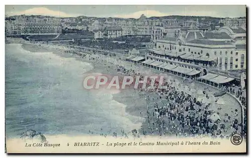 Cartes postales La Cote Basque Biarritz La Plage et Le Casino Municipal a L'heure Du Bain