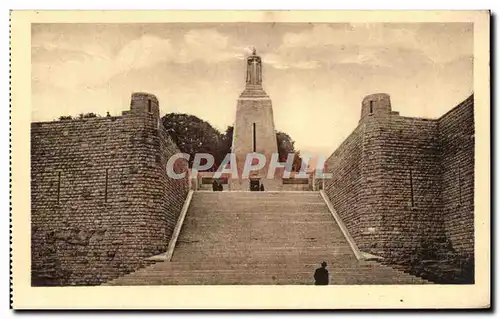 Ansichtskarte AK Verdun Le Monument a la Victoire et aux Soldats en Verdun