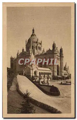 Cartes postales La Basilique De Lisieux Perspective Du parvis