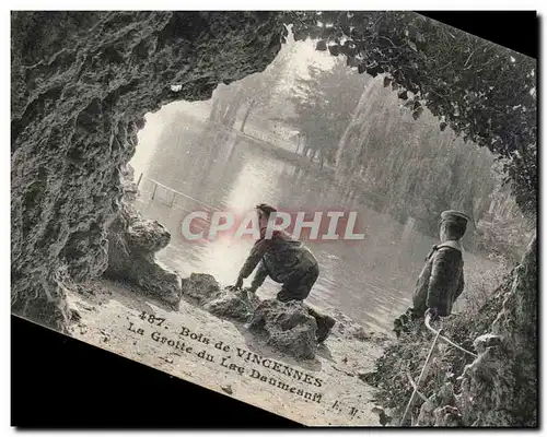 Cartes postales Bois de Vincennes La Grotte du Lac Daumesnil Enfants