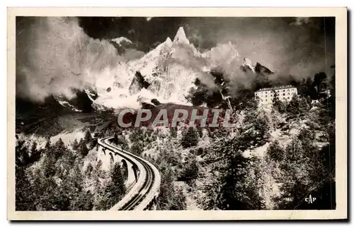 Ansichtskarte AK Chamonix Mont Blanc Chemin de fer du Montenvers Le dru et l&#39Hotel du Montenvers