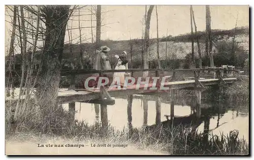 Cartes postales La Vie Aux Champs Le Droit De Passage Folklore Costume