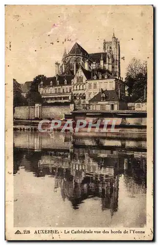 Ansichtskarte AK Auxerre La Cathedrale vue des bords de I&#39Yonne