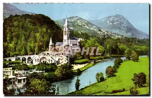 Cartes postales Lourdes La Basilique et le Gave