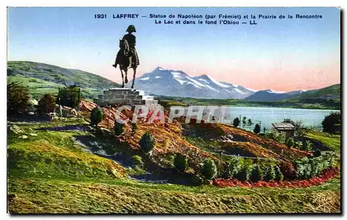 Cartes postales Laffrey Statue De Napoleon 1er Et La Prairie De La Rencontre Le Lac Et Dans Le lac dans le Fond