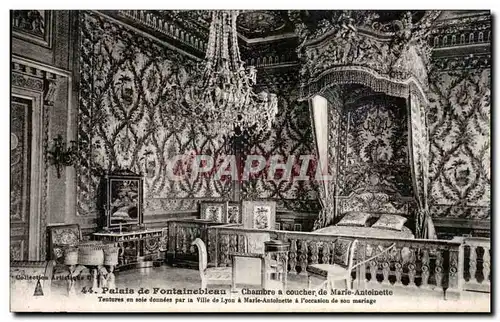 Cartes postales Palais de Fontainebleau Chambre a Coucher de Marie Antoinette Tentures en soie Donnees Par La Vi