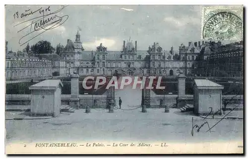 Cartes postales Fontainebleau Le Palais La Cour des Adieux