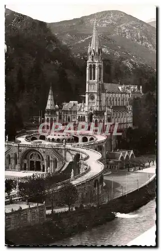 Cartes postales moderne Lourdes La basilique et le Gave