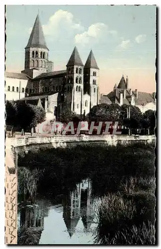 Cartes postales Paray le monial La basilique et la Bourbince