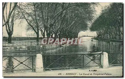 Cartes postales Annecy Le canal et l&#39Imperial Palace Bateau Barque