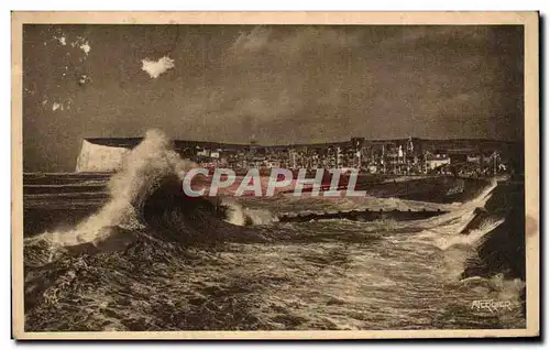 Ansichtskarte AK Le Treport Eu Mers de Paris Mers subit l&#39Assaut des Vagues