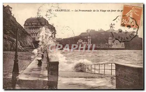 Cartes postales Granville La Promenade De La Plage Un Jour De gros temps