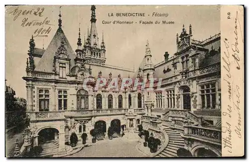 Ansichtskarte AK La Benedictine Fecamp Cour d&#39Honneur Facade du Musee