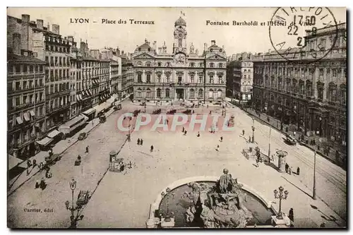 Cartes postales Lyon Place Des Terreaux Fontaine Bartholdi et l&#39Hotel de Ville