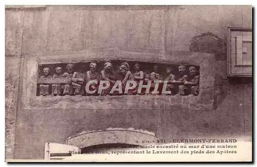 Cartes postales Clermont Ferrand Bas relief encastre au mur d&#39une maison Place des Gras representant le lavem