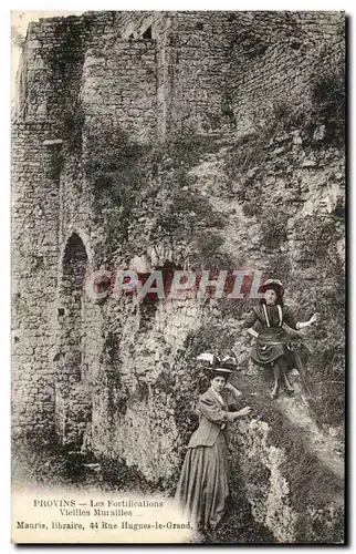 Cartes postales Provins Les Fortifications vieilles Murailles Femmes